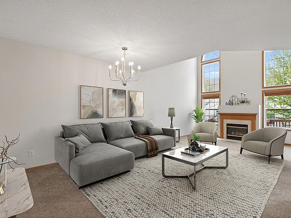 3rd image of 17582 Hackberry Ct