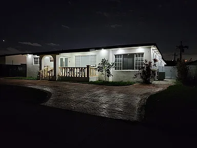 8240 SW 38th St — exterior photo