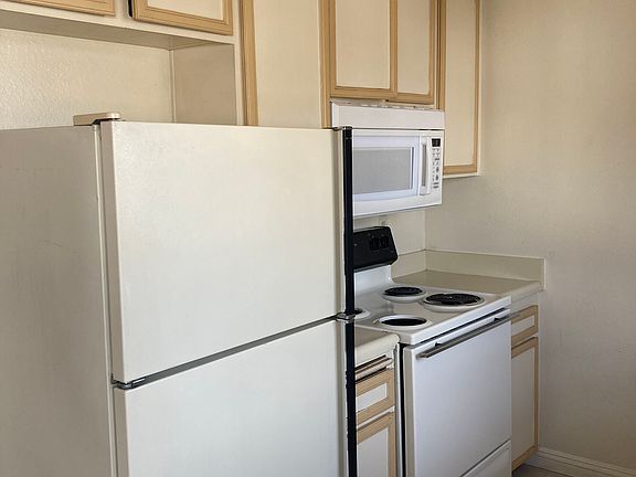 3rd image of 3742 33rd St APT 7