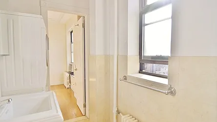 Rented by Park Property Advisors