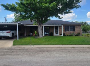 3920 Country Side Dr, Brownwood, TX 76801