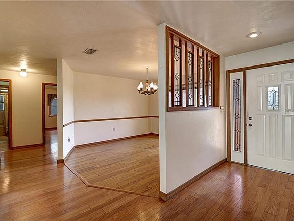 4th image of 13089 Farmington Trl