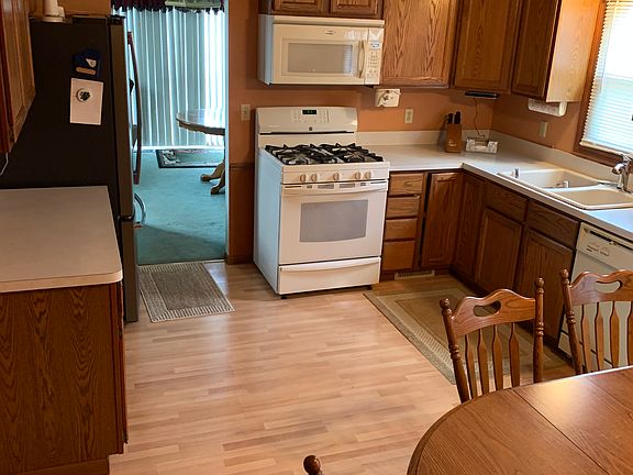 4th image of 55 E 217th St