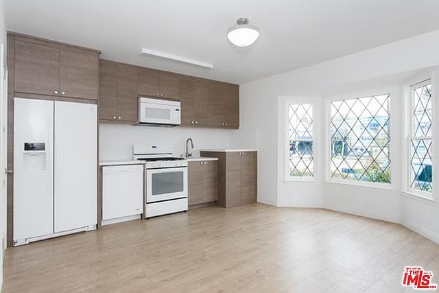 1st image of 806 Venice Blvd