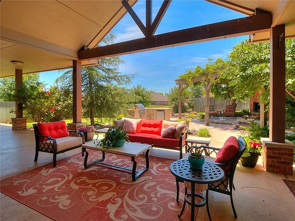 5th image of 1305 S Denver Cir