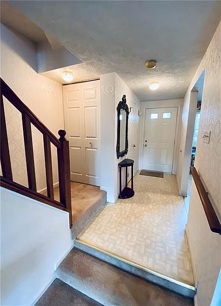 1st image of 129 Old Village Ln