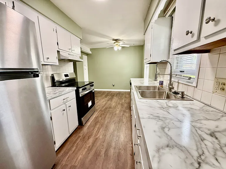 Caleb Ave — Photo 3