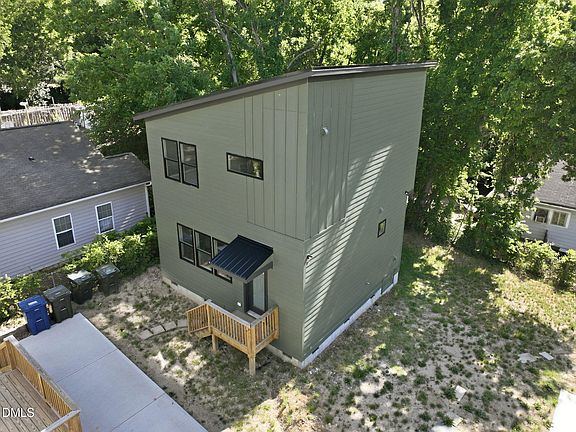 4th image of 1013 A Carroll St