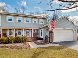 30W010 Huntington Dr, Warrenville, IL