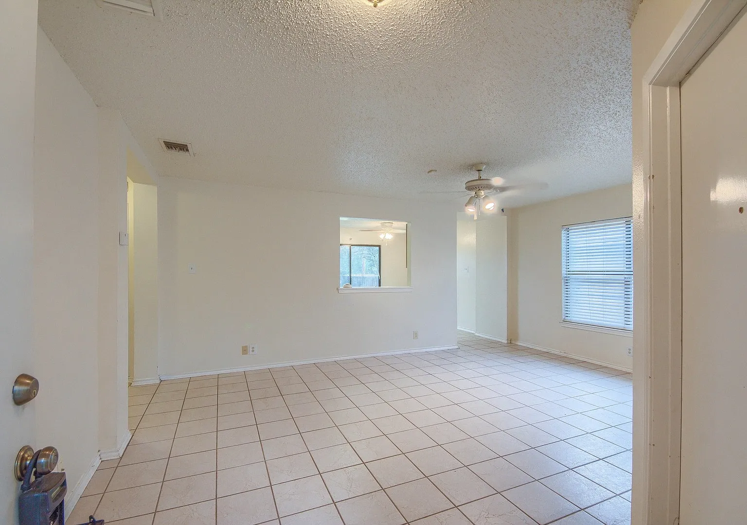 *Coming Soon* 2-Bedroom Home With Spacious Fenced Backyard & Garage! — Photo 3