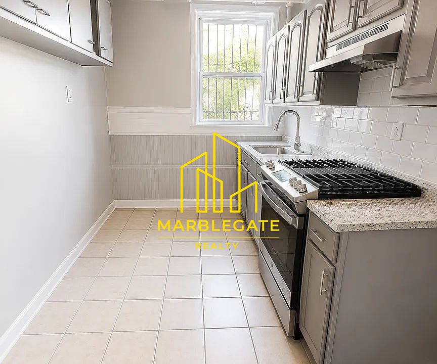 1st image of 3 Fuller Pl #155