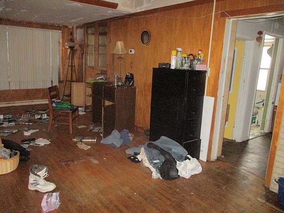 3rd image of 119 E Lincoln Ave