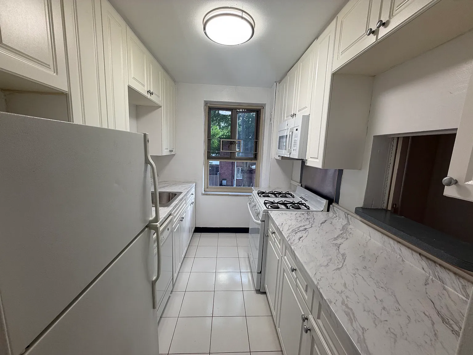 186th Ln, Fresh Meadows — Photo 2