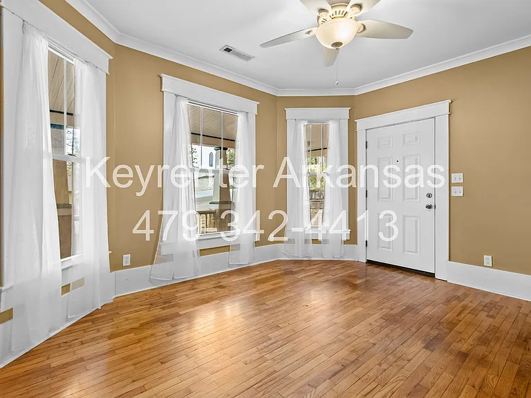 224 S Church Ave — Photo 8