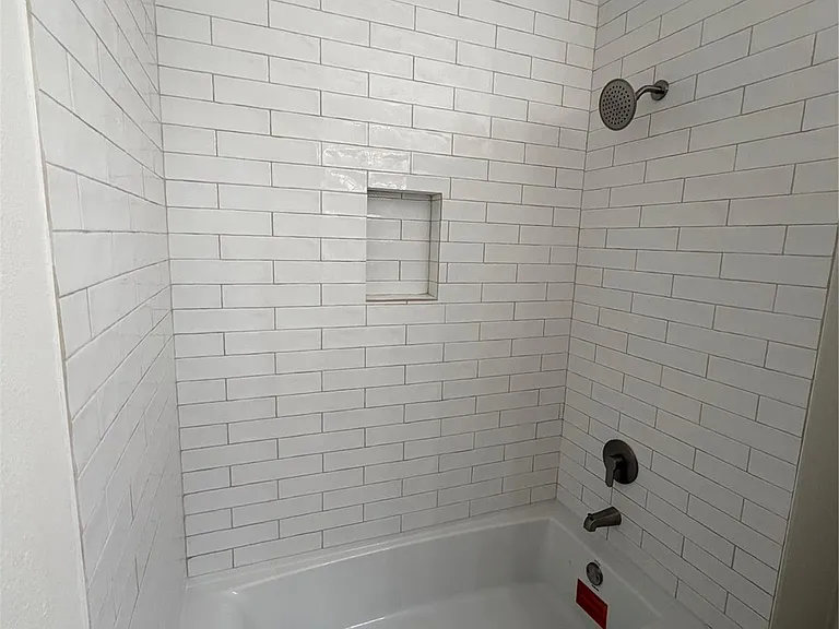 11 Lords Cir — Photo 19