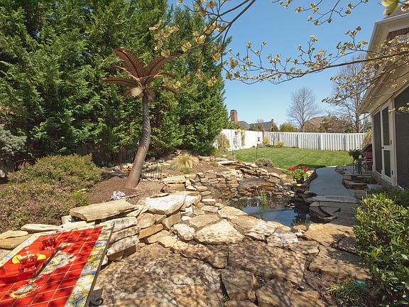 4th image of 9109 Hailes Abbey Ln