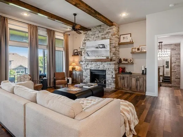 1908 NE Catalina Ave, Lees Summit, MO 64064