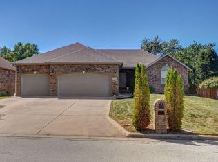 605 N Milton Dr, Nixa, MO 65714