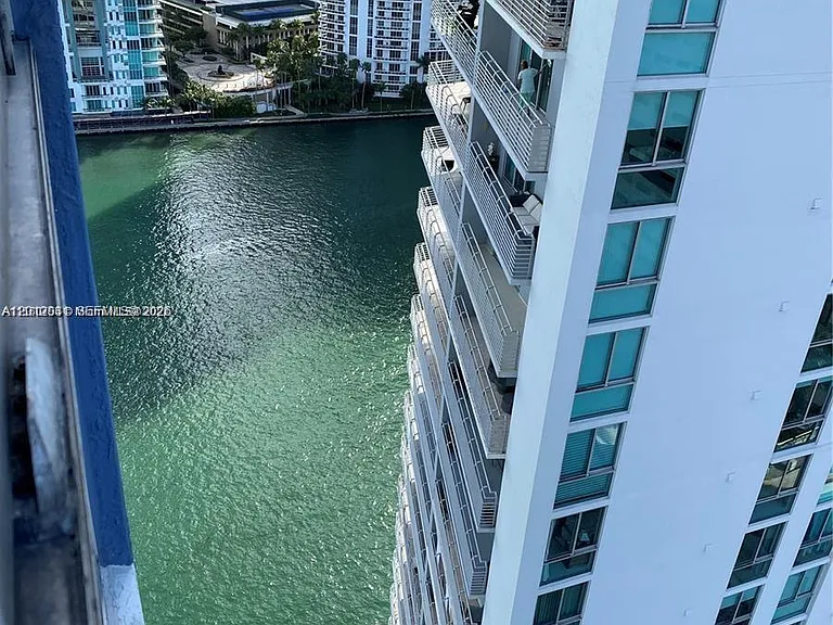 335 Biscayne Blvd #2900 — Photo 24