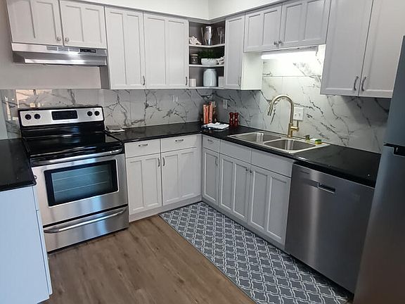 5th image of 1776 S Park Ave