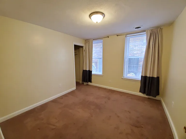 4 Douglass St #4 — Photo 5