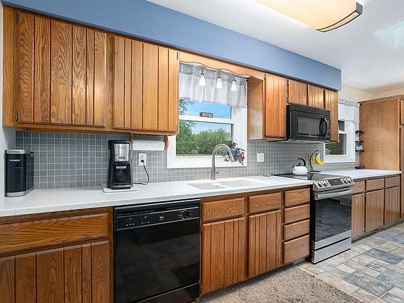 5th image of 13427 Kingswood Dr