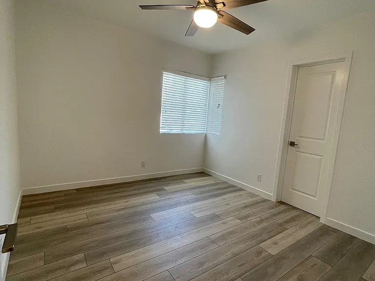 6650 Jumilla Ave — Photo 15