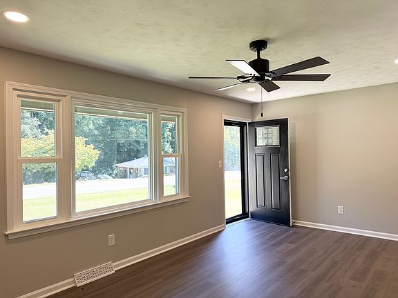 2nd image of 110 Meadowbrook Dr