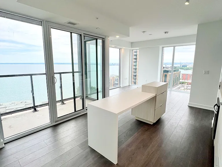 370 Martha St #1307 — Photo 9
