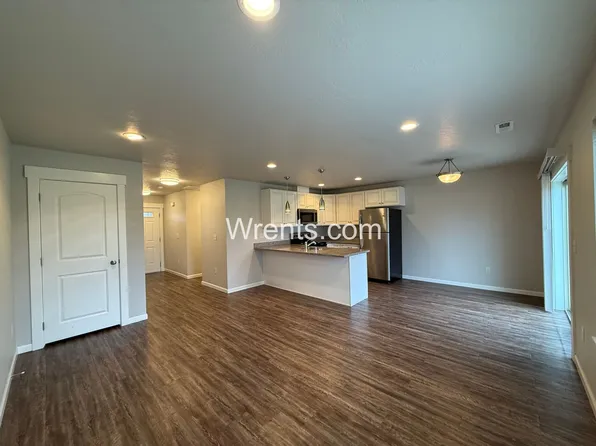 10317-10319 Maxwell Ln, 10317-10319 E Maxwell Ln, Spokane, WA 99206