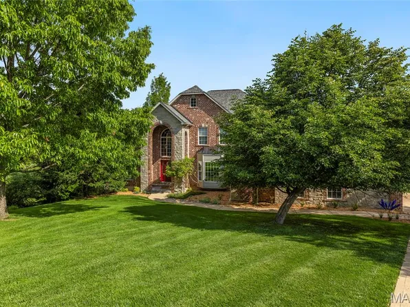 759 Heatherstone Dr, High Ridge, MO 63049