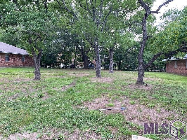 2nd image of 7044 Meadow Park Ave