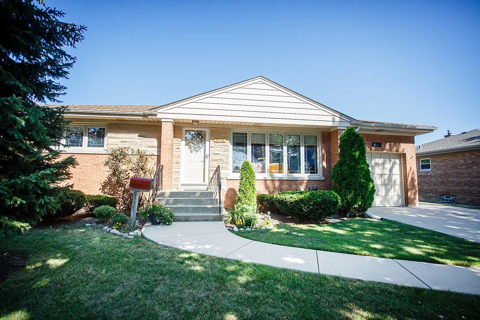 8933 Harlem Ave photo 1