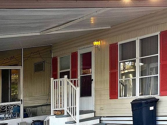 2nd image of 24 Ivanhoe Ct