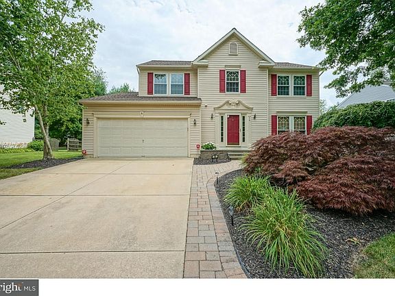 2nd image of 14 Canterbury Ct