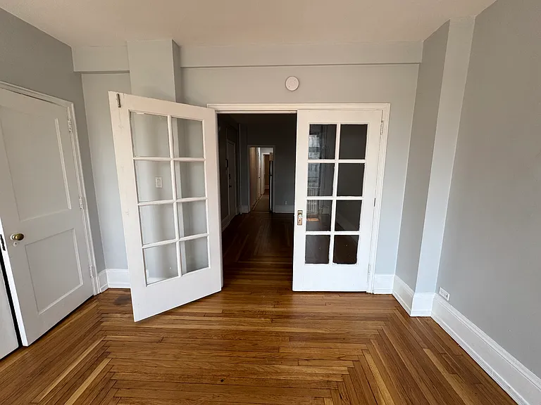 948 Court St #402 — Photo 4
