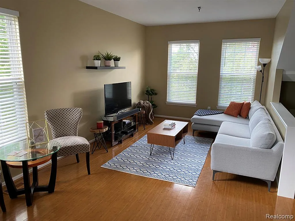 2 bed, 2.5 bath, 1539 sqft, $2,250 — Photo 3