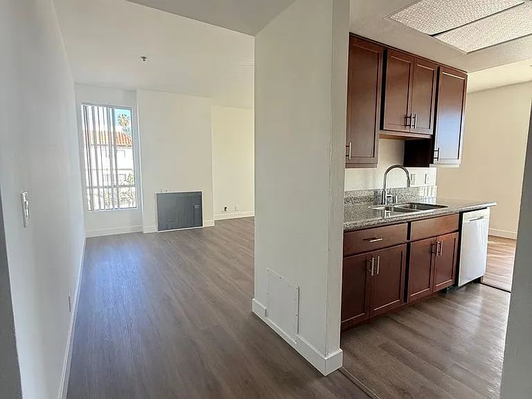 Perfectly situated 2 bedroom and 2 bathroom ! — Photo 30