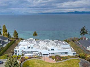 431 Crescent Rd W #103, Qualicum Beach, BC V9K2K2
