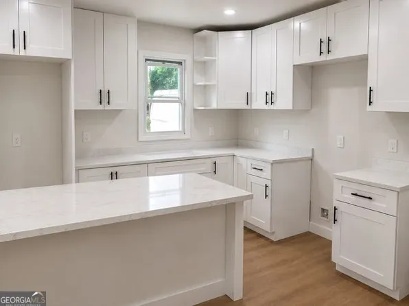 1532 Columbia Cir, Decatur, GA 30032