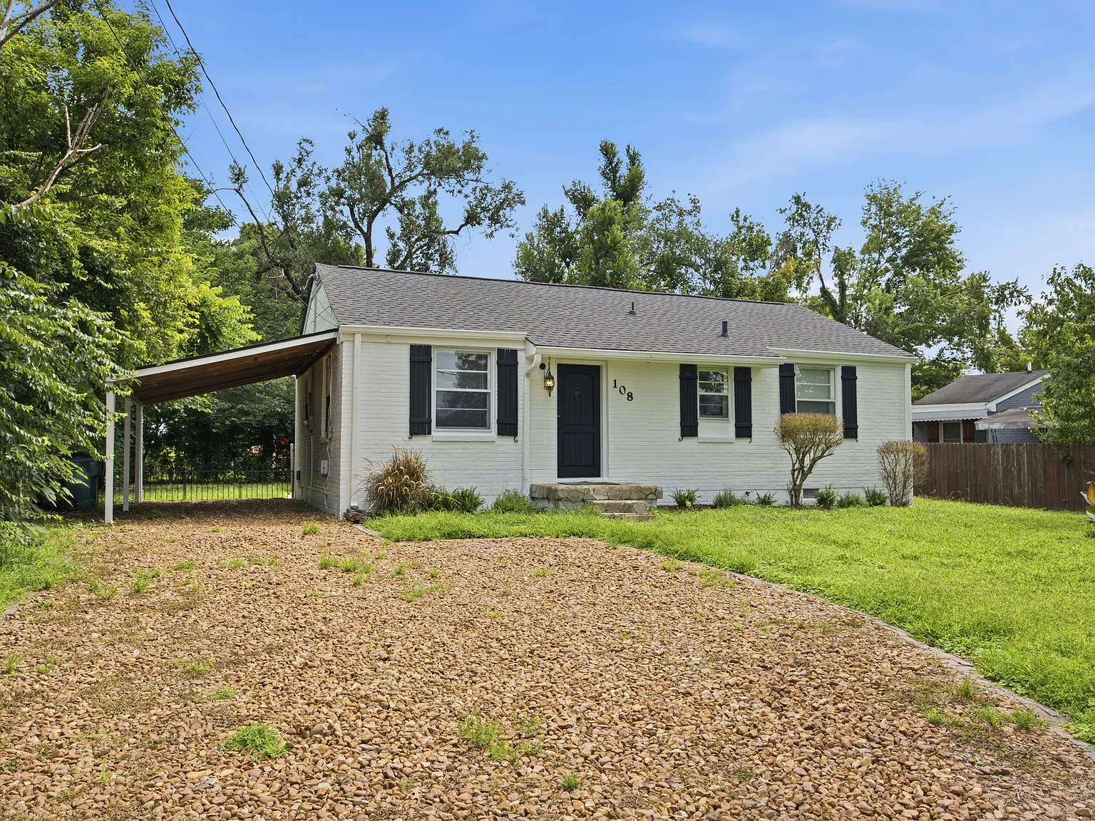 3 bed, 958 sqft, $2,400 — Photo 3