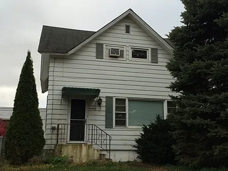 11601 Maple Ave photo 1