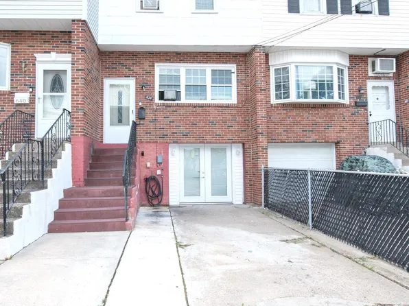 638 New Buckley St, Bristol, PA 19007