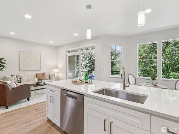 2840 139th Avenue SE #15, Bellevue, WA 98005