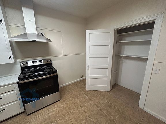 2nd image of 524 Piermont Dr