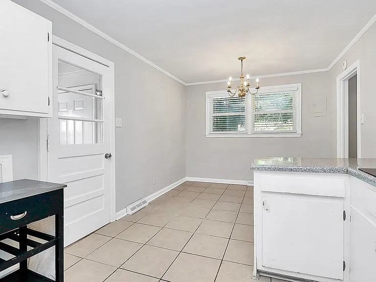 228 Seneca Pl — Photo 18