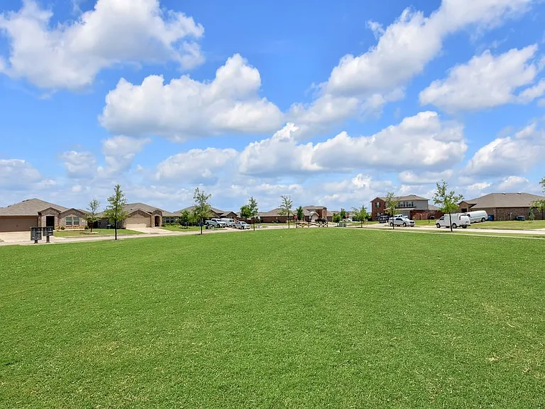 722 Windmill St — Photo 26