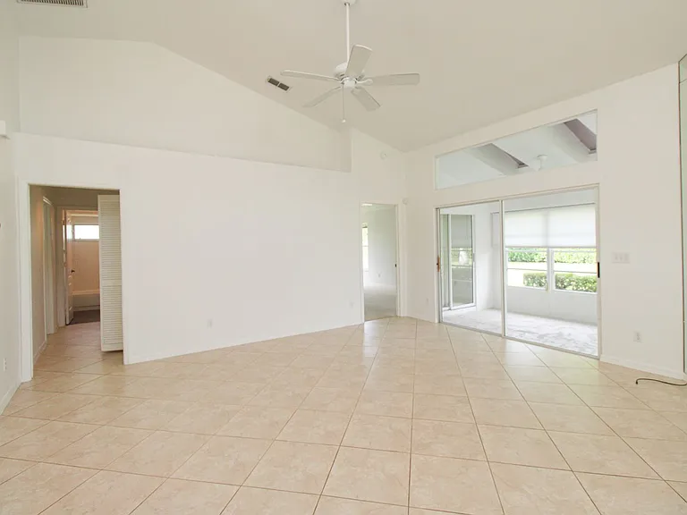 10201 Regent Cir — Photo 14