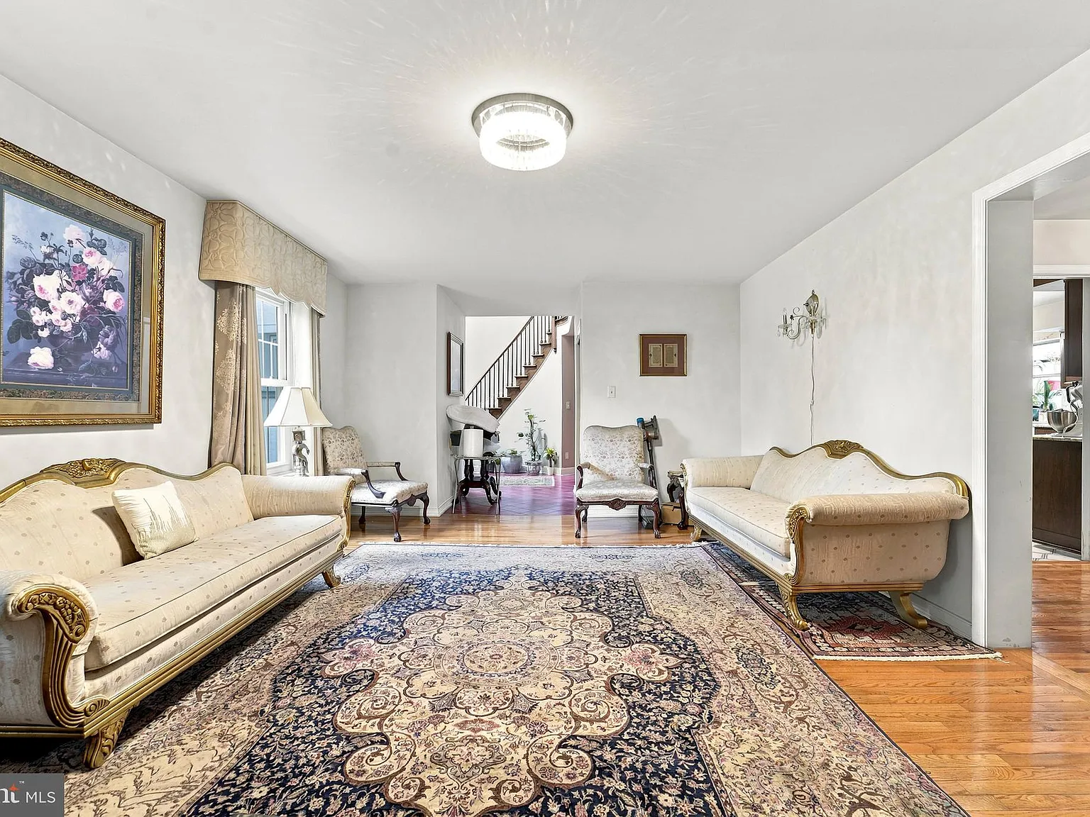 5 bed, 3.5 bath, 3184 sqft, $9,500 — Photo 4