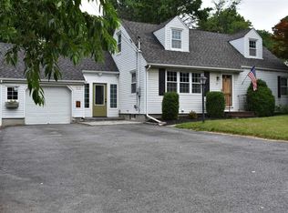 33 Sharon Dr, Poughkeepsie, NY 12603